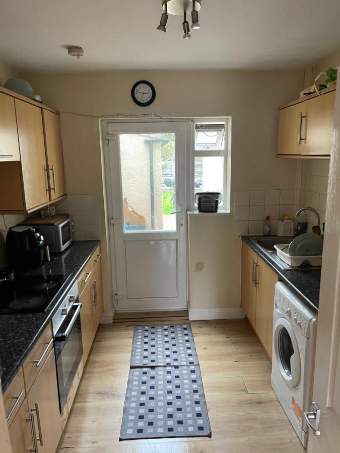 Shared House In Chakeshill Drive Ξενοδοχείο Μπρίστολ Εξωτερικό φωτογραφία